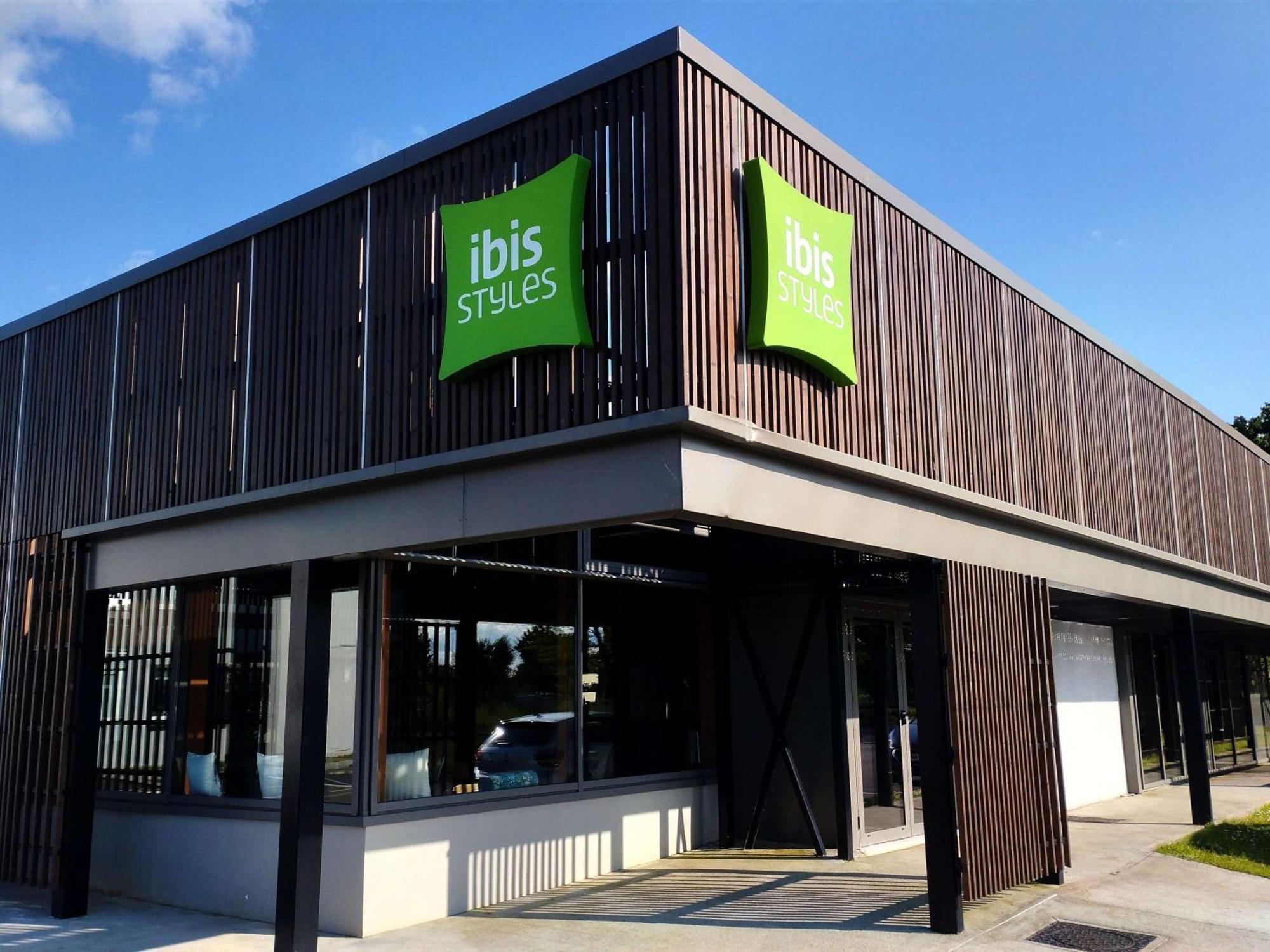 Отель Ibis Styles Rouen Parc Expos Zenith Сент-Этьен-дю-Рувре Экстерьер фото