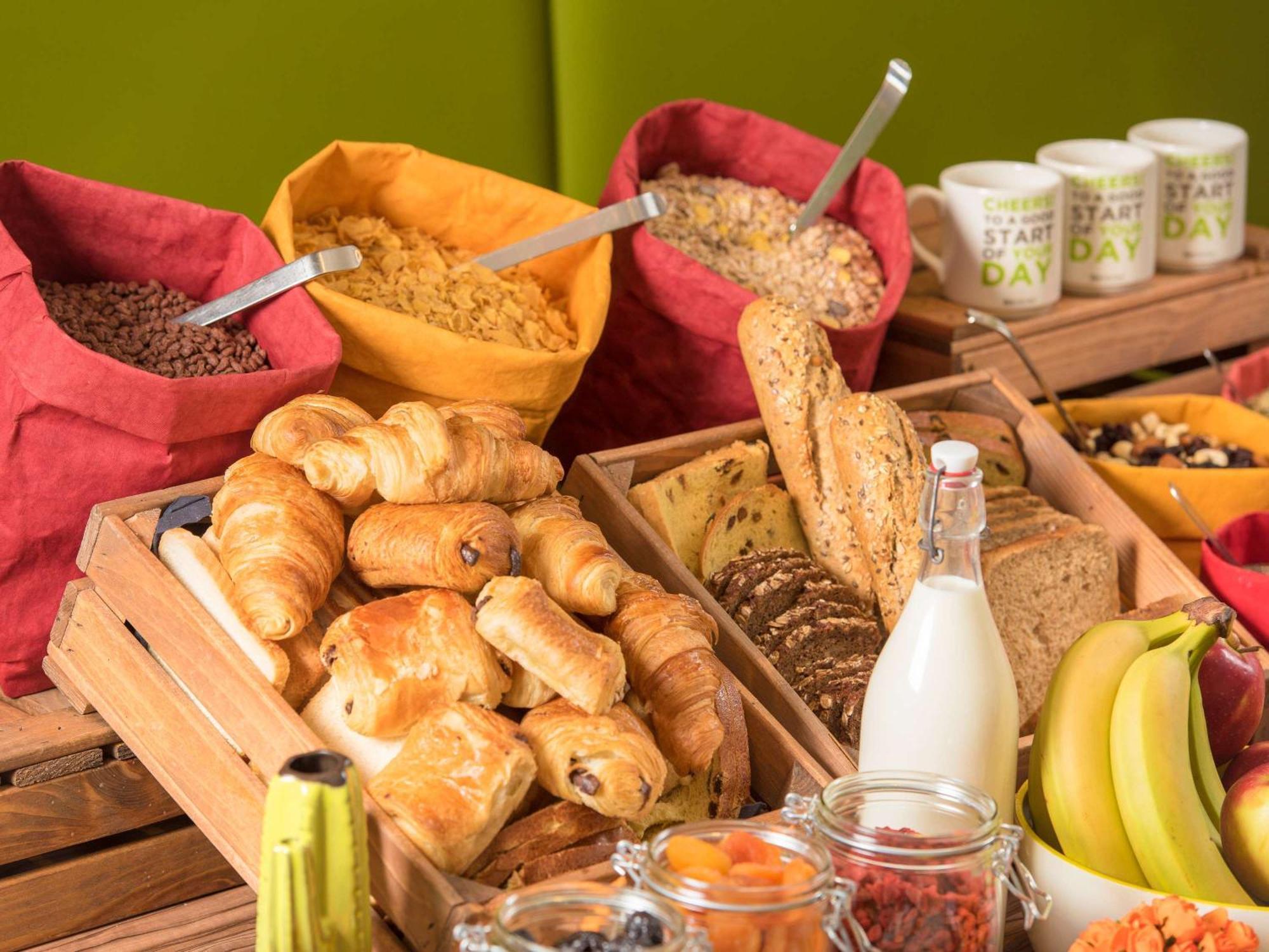 Отель Ibis Styles Rouen Parc Expos Zenith Сент-Этьен-дю-Рувре Экстерьер фото