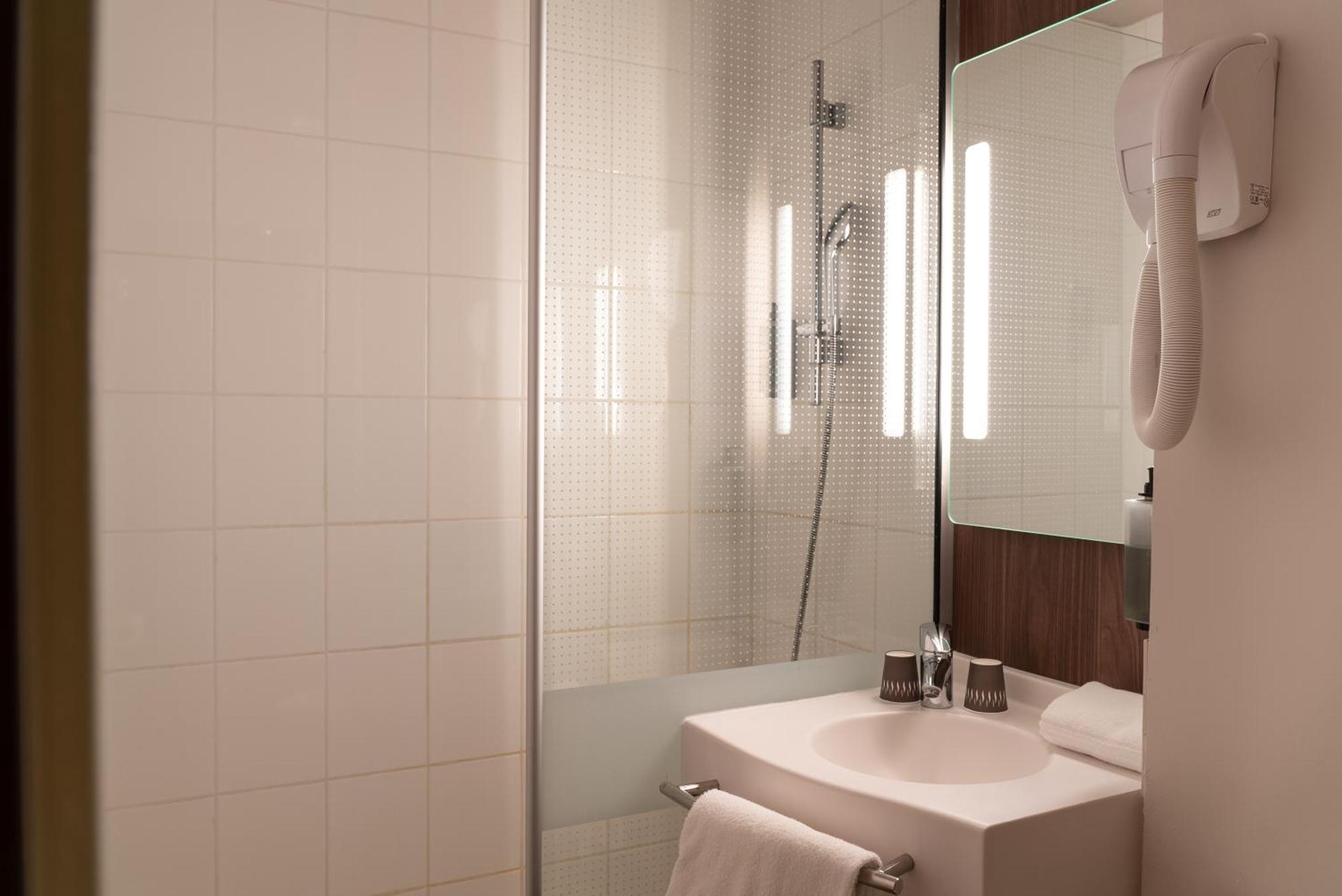 Отель Ibis Styles Rouen Parc Expos Zenith Сент-Этьен-дю-Рувре Экстерьер фото
